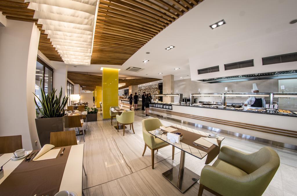 Premier Cuisine - Full Board 4*